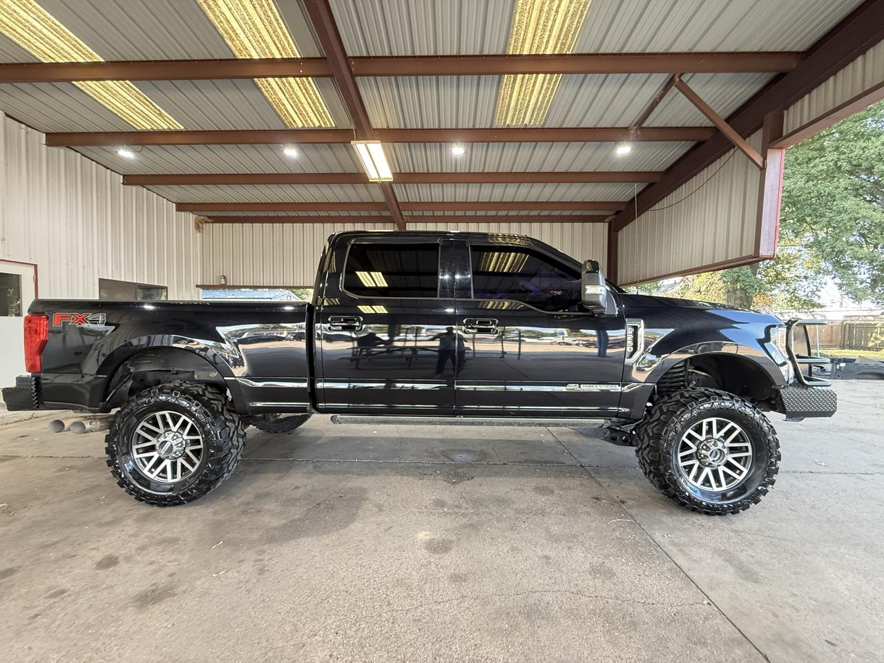 Ford F-250 SD Lariat Crew Cab 4WD 2019