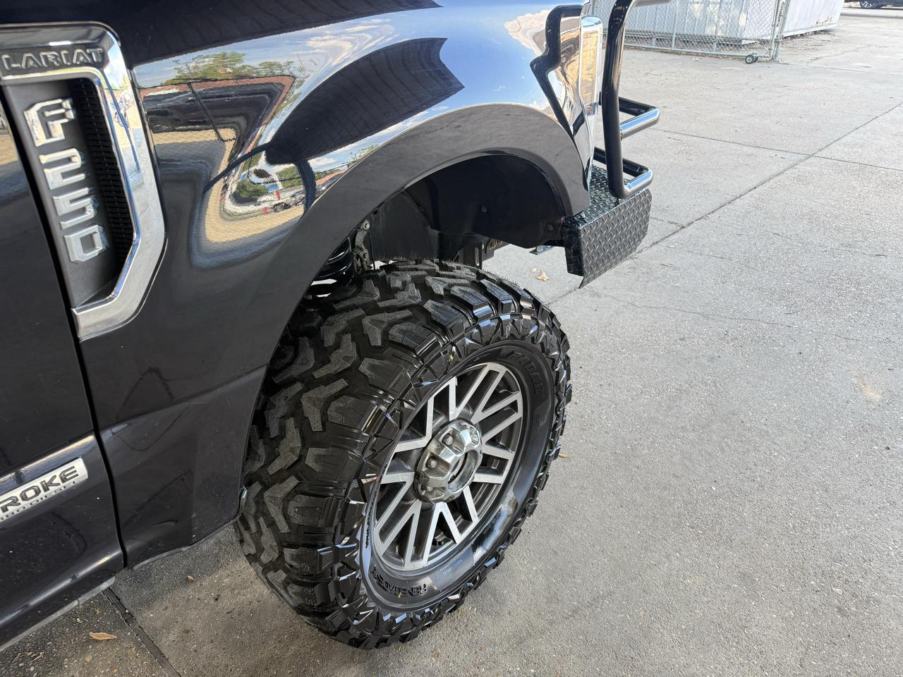 Ford F-250 SD Lariat Crew Cab 4WD 2019