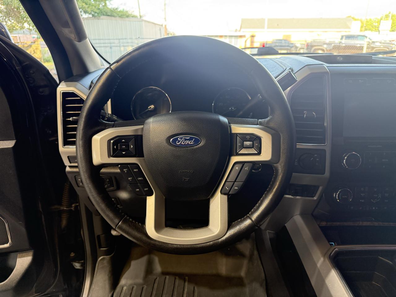 Ford F-250 SD Lariat Crew Cab 4WD 2019