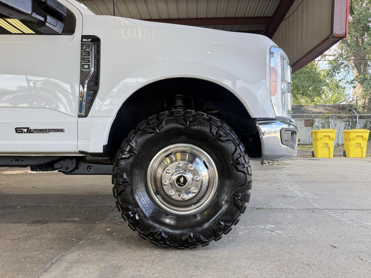 Ford F-350 SD XLT Crew Cab Long Bed DRW 4WD 2023