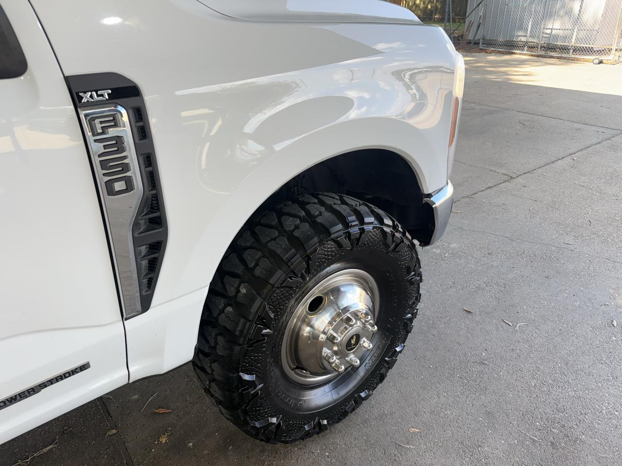 Ford F-350 SD XLT Crew Cab Long Bed DRW 4WD 2023