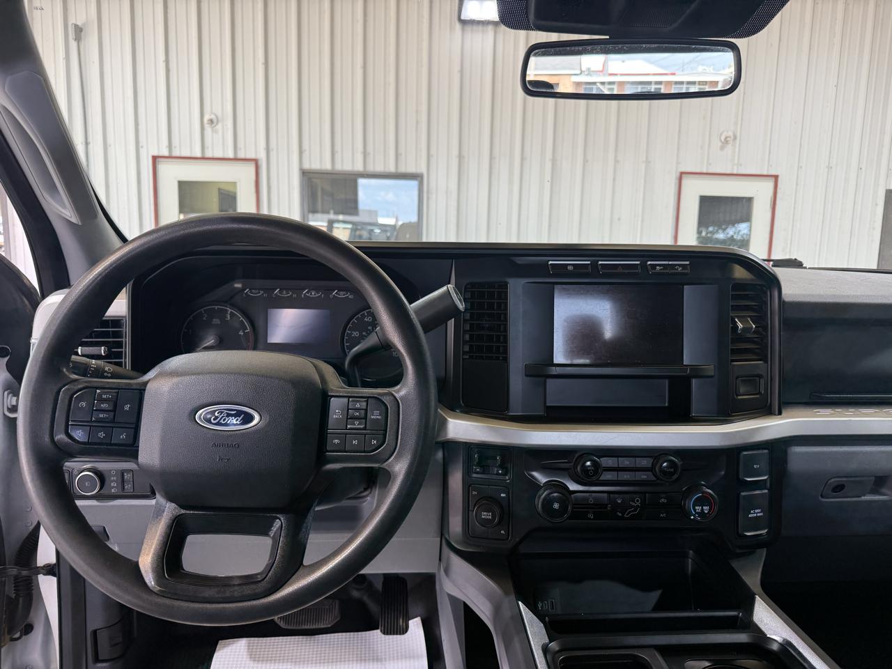 Ford F-350 SD XLT Crew Cab Long Bed DRW 4WD 2023