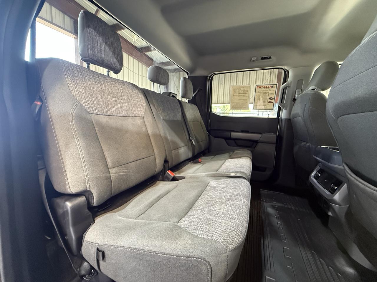 Ford F-350 SD XLT Crew Cab Long Bed DRW 4WD 2023