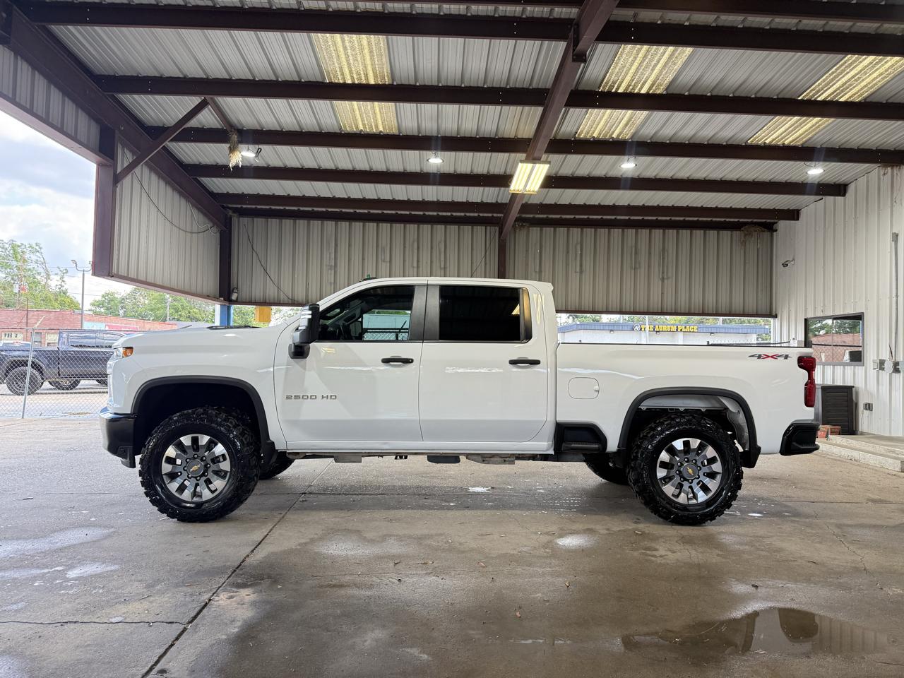Chevrolet Silverado 2500HD Custom Crew Cab Short Box 4WD 2023
