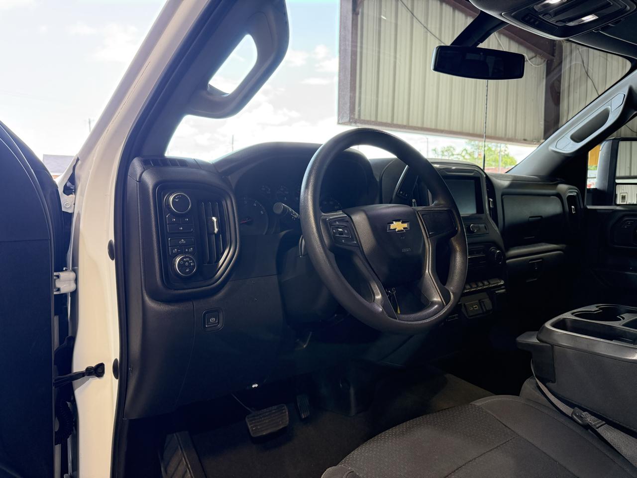 Chevrolet Silverado 2500HD Custom Crew Cab Short Box 4WD 2023