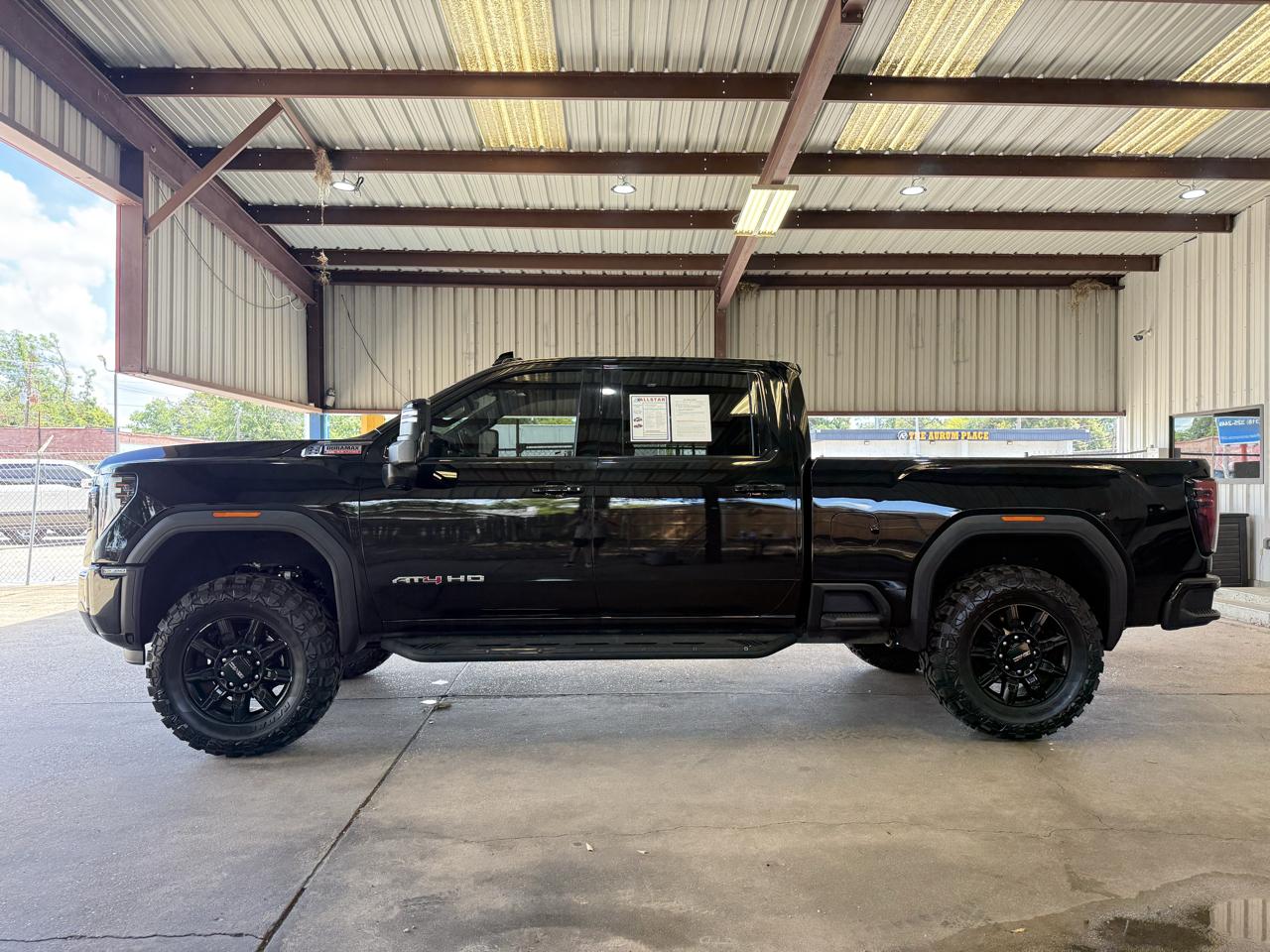 GMC Sierra 2500HD AT4 Crew Cab 4WD 2024