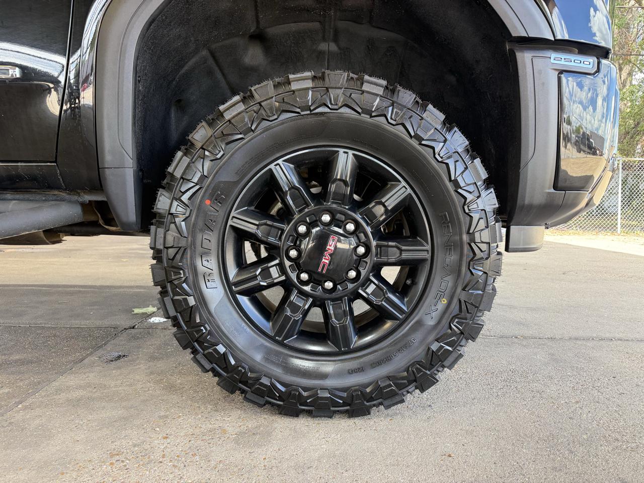 GMC Sierra 2500HD AT4 Crew Cab 4WD 2024