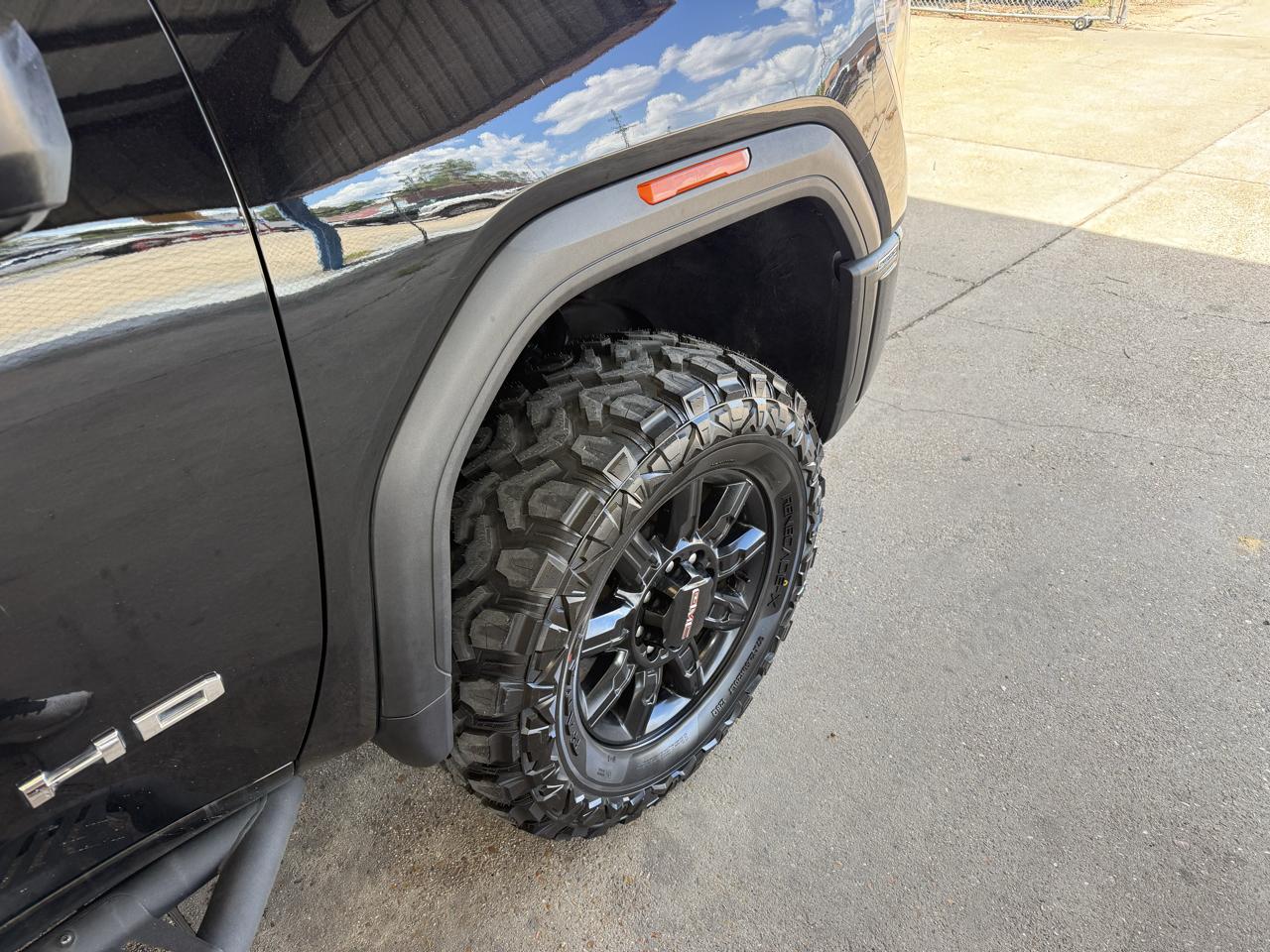 GMC Sierra 2500HD AT4 Crew Cab 4WD 2024