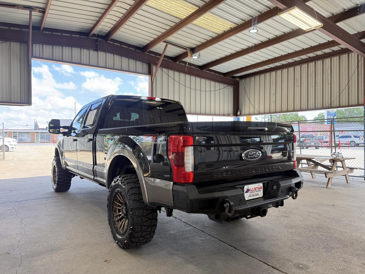 Ford F-250 SD Lariat Crew Cab 4WD 2019