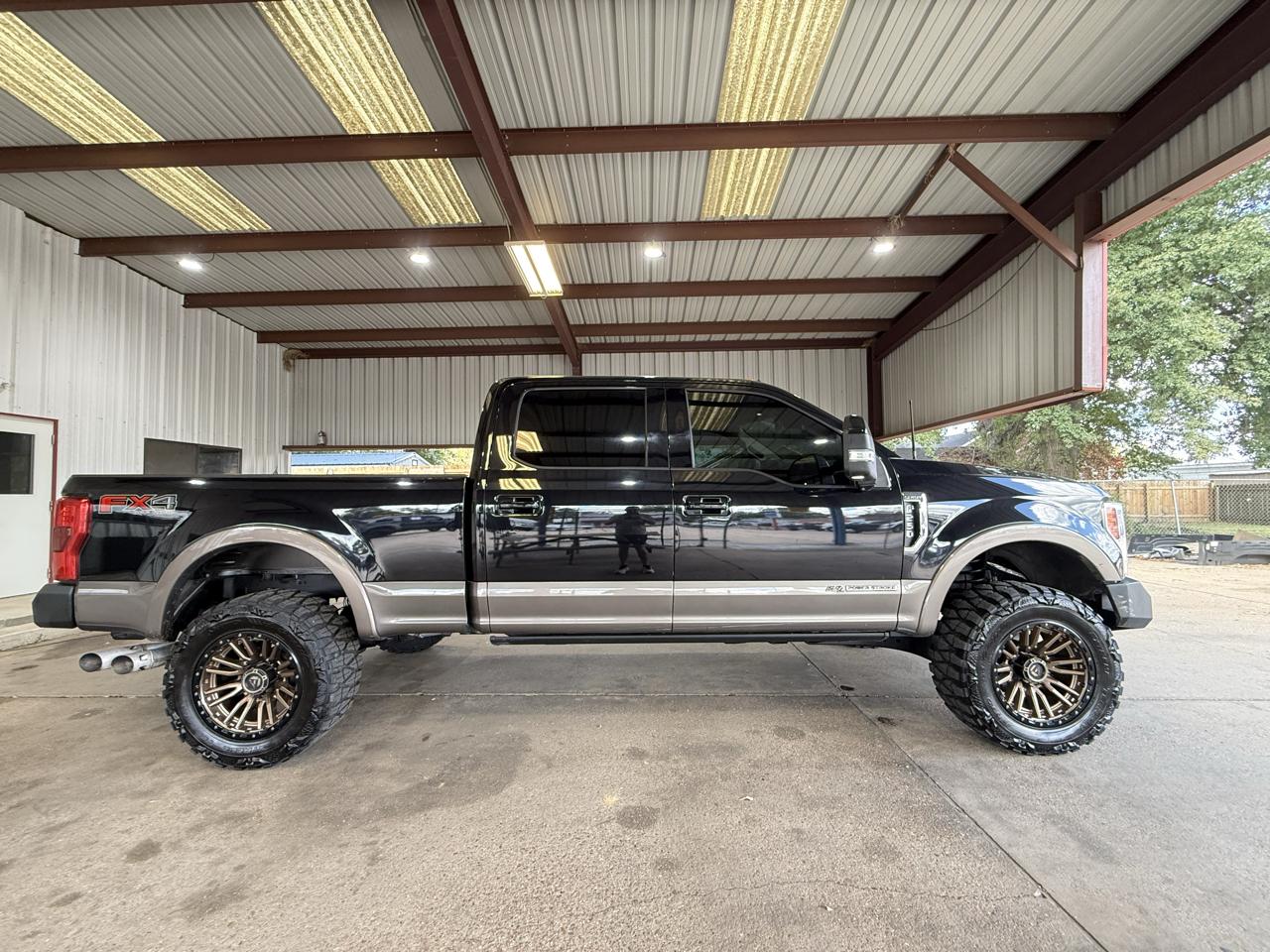 Ford F-250 SD Lariat Crew Cab 4WD 2019