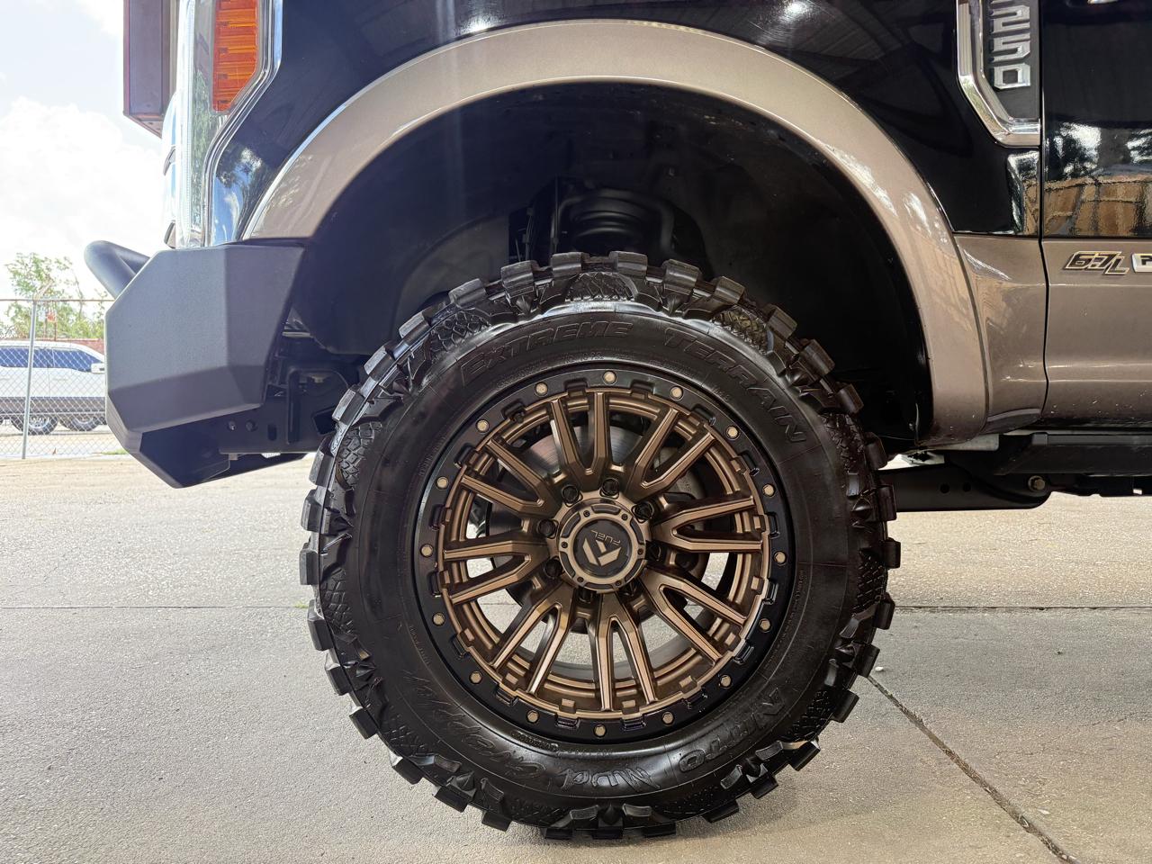 Ford F-250 SD Lariat Crew Cab 4WD 2019