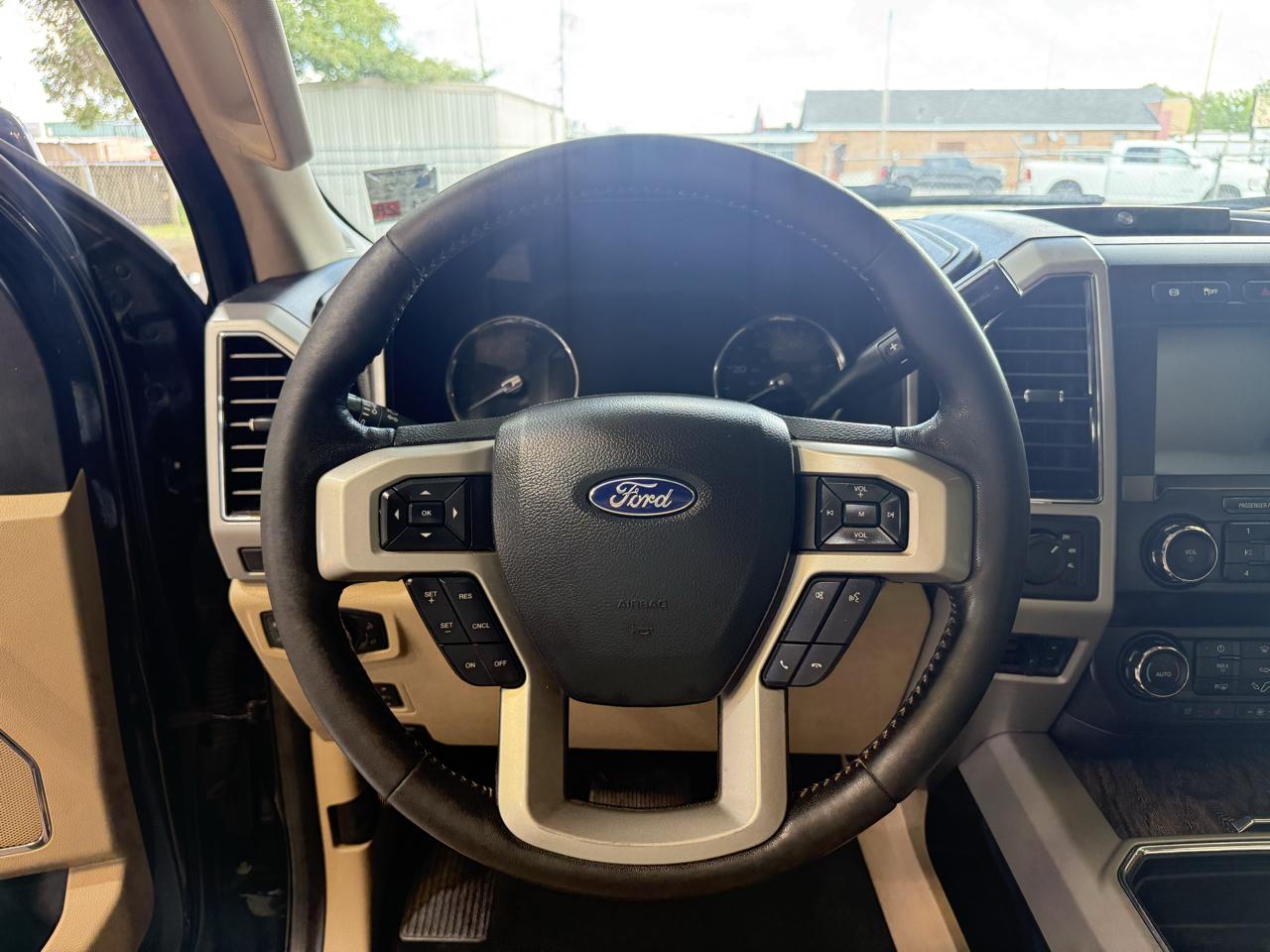 Ford F-250 SD Lariat Crew Cab 4WD 2019