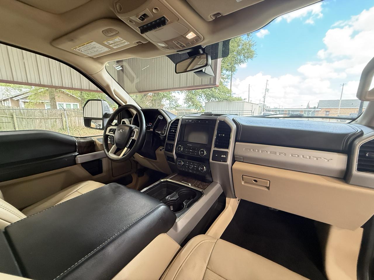Ford F-250 SD Lariat Crew Cab 4WD 2019