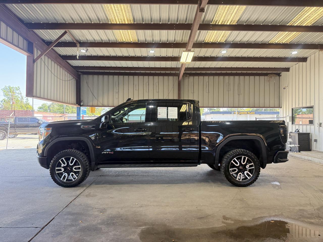 GMC Sierra photo 3