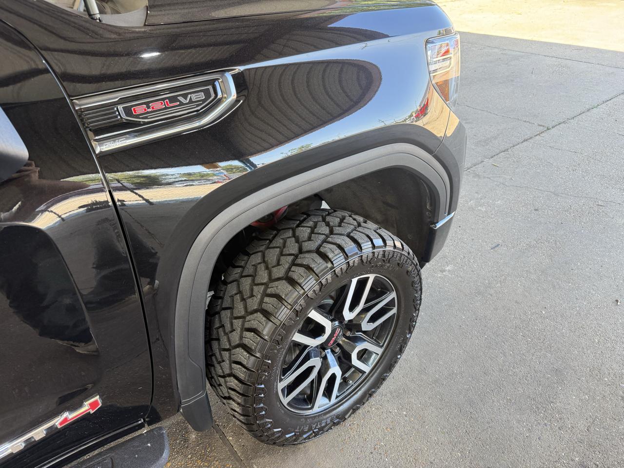 GMC Sierra photo 9