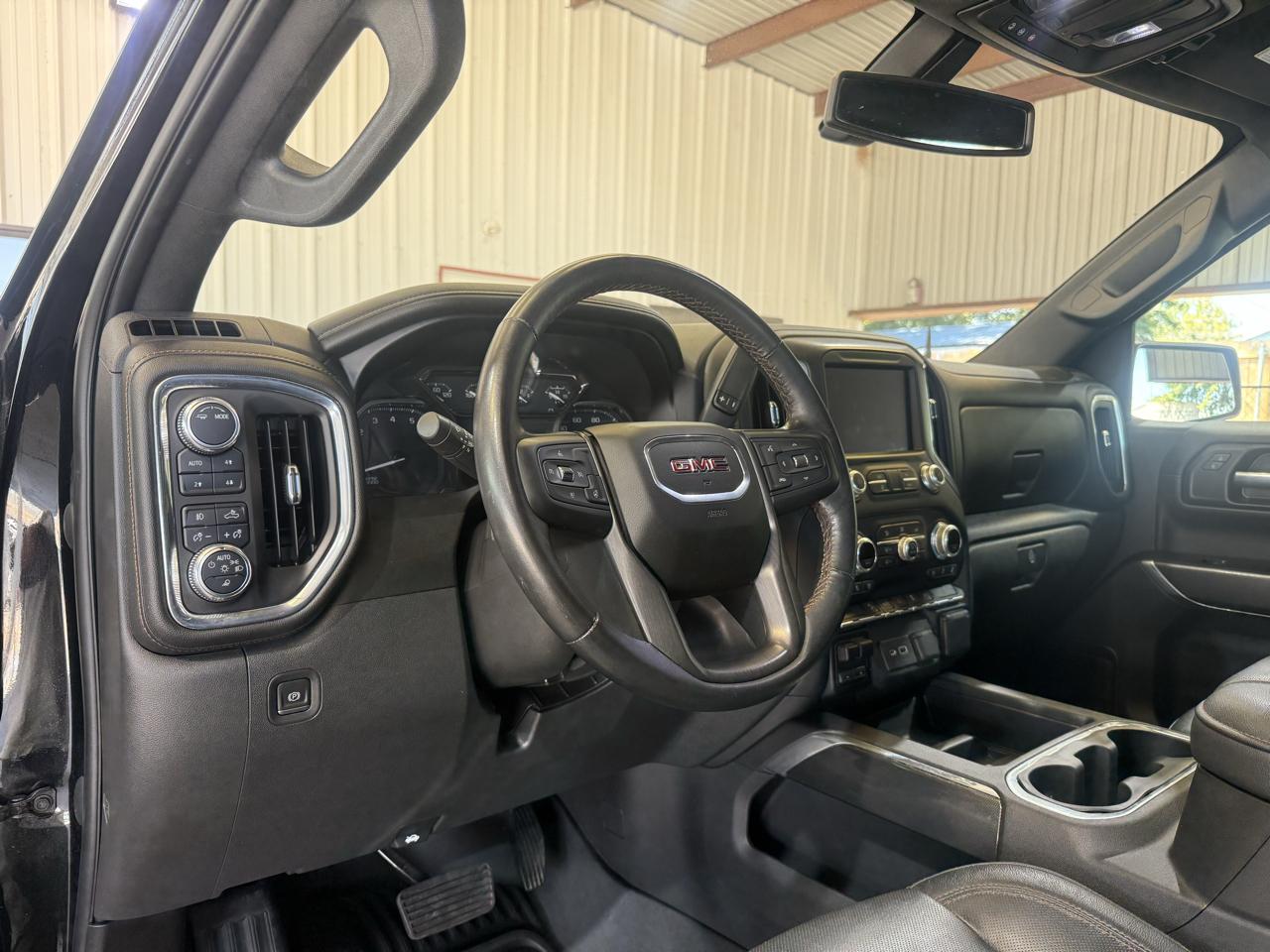 GMC Sierra photo 13