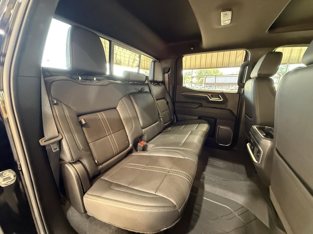 Chevrolet Silverado 1500 High Country Crew Cab 4WD 2022