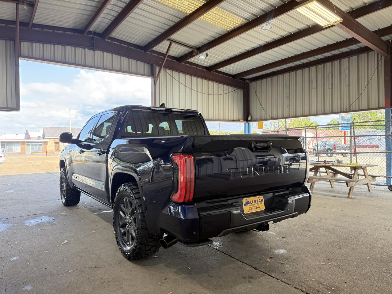Toyota Tundra Platinum CrewMax 4WD Hybrid 2023