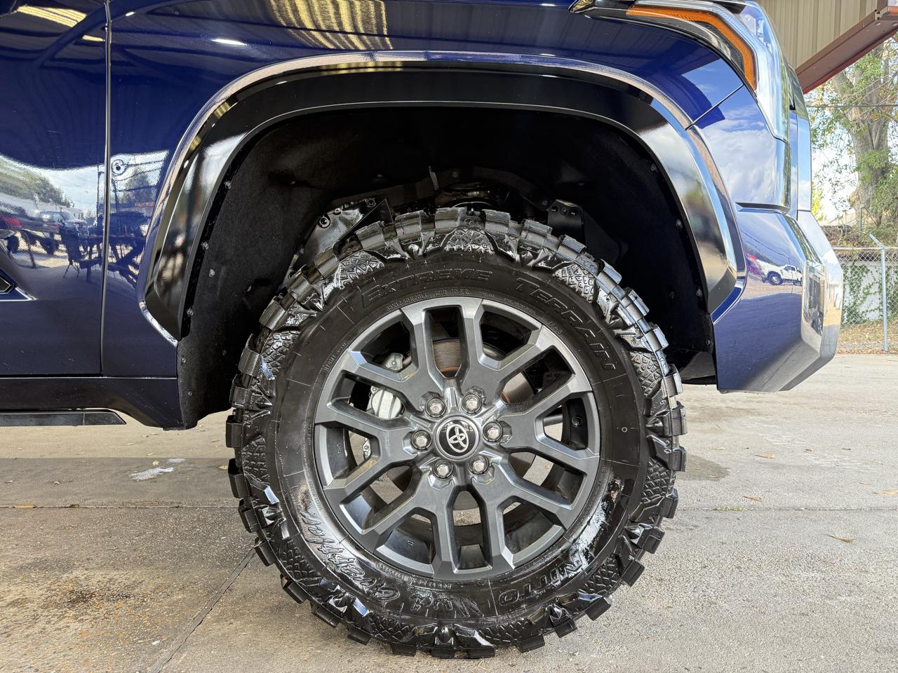 Toyota Tundra Platinum CrewMax 4WD Hybrid 2023