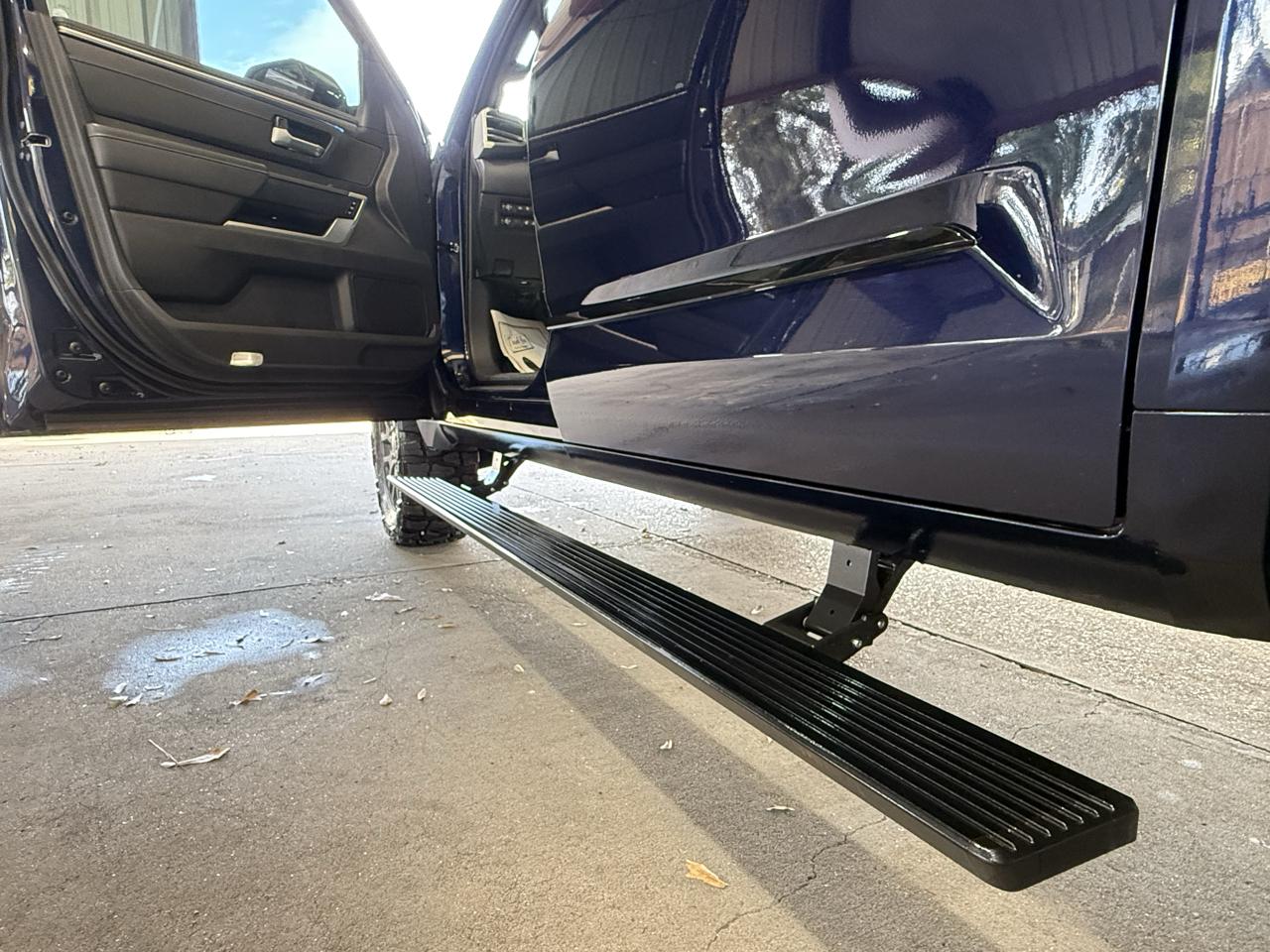 Toyota Tundra Platinum CrewMax 4WD Hybrid 2023