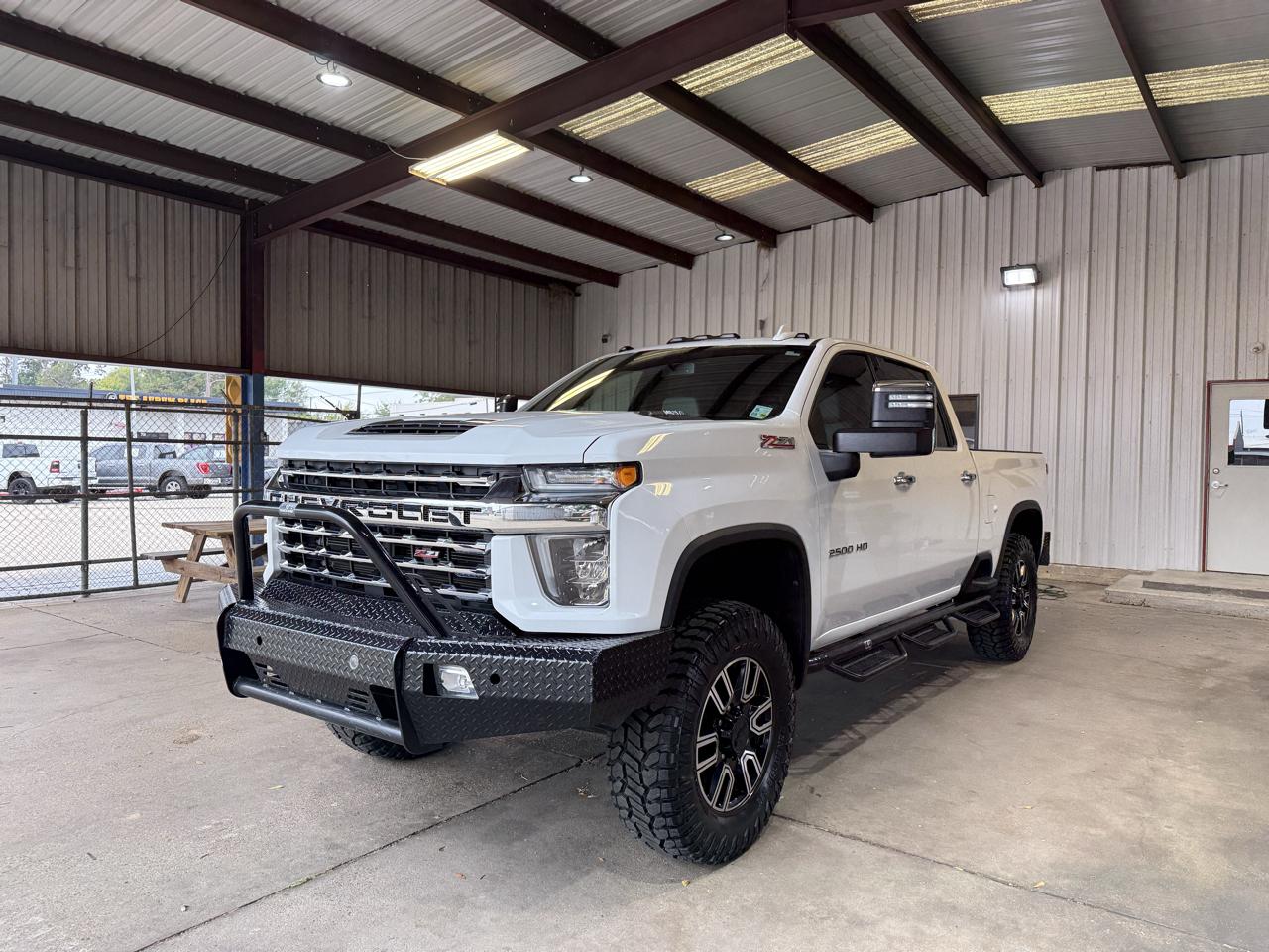 Chevrolet Silverado photo 2