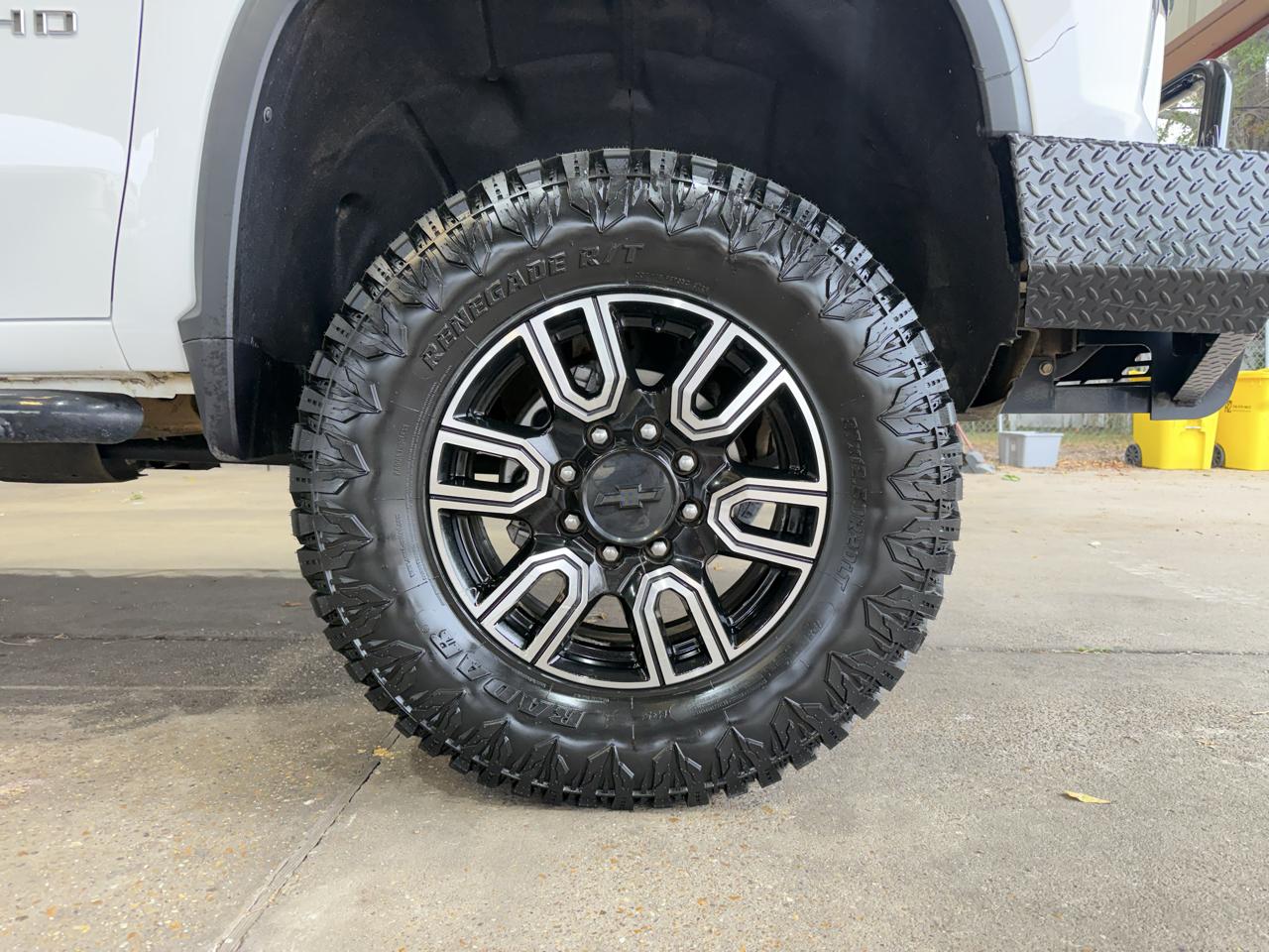 Chevrolet Silverado photo 8