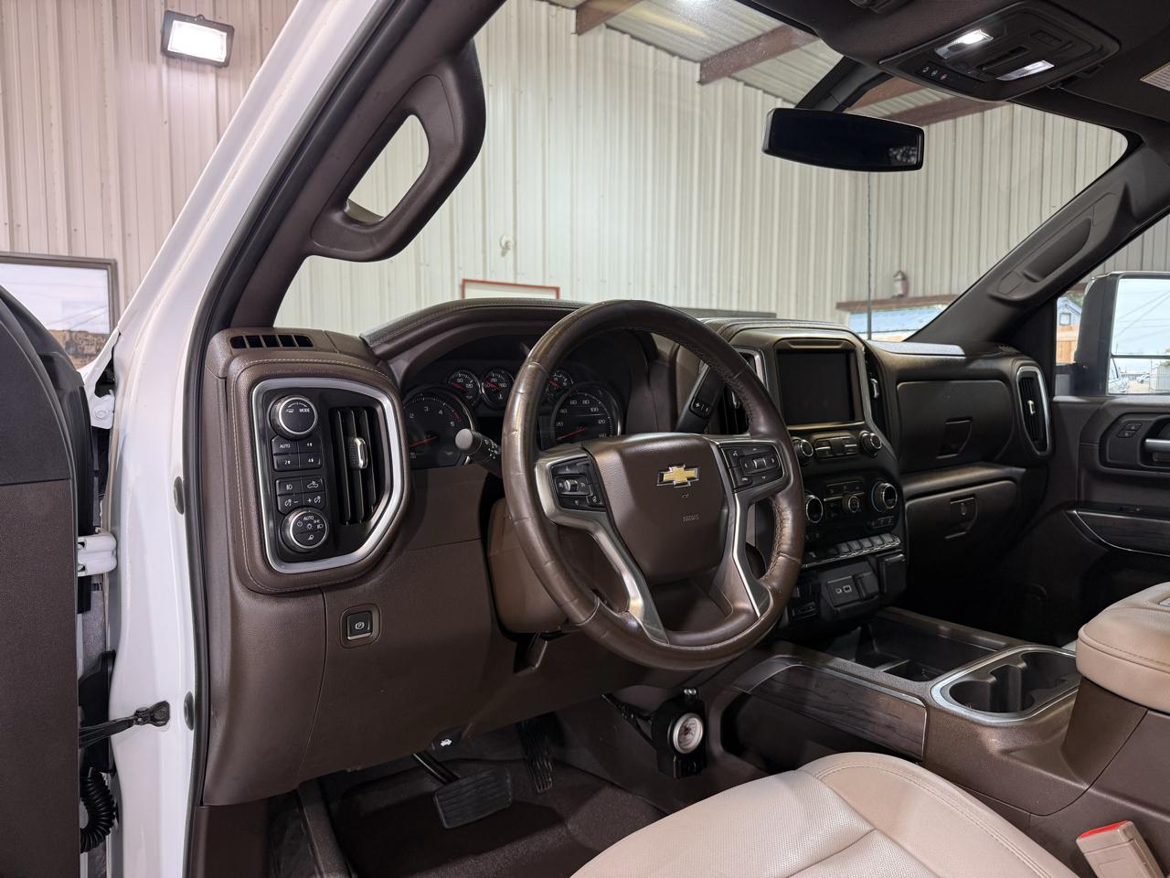 Chevrolet Silverado photo 14