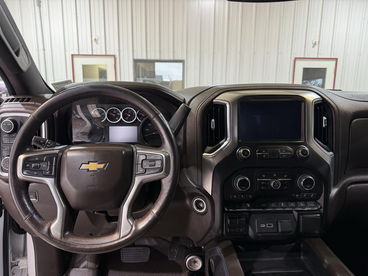 Chevrolet Silverado photo 16