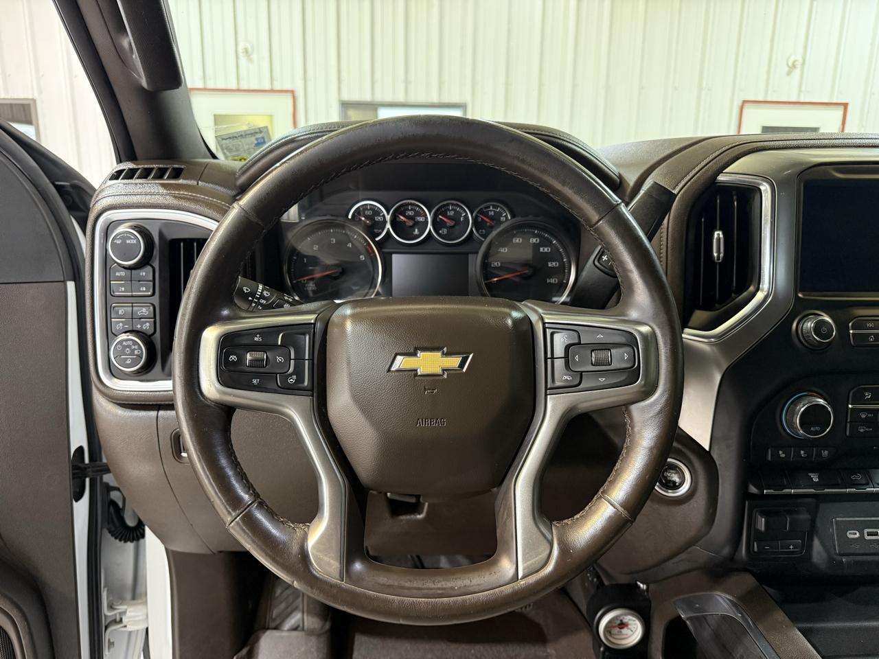 Chevrolet Silverado photo 17