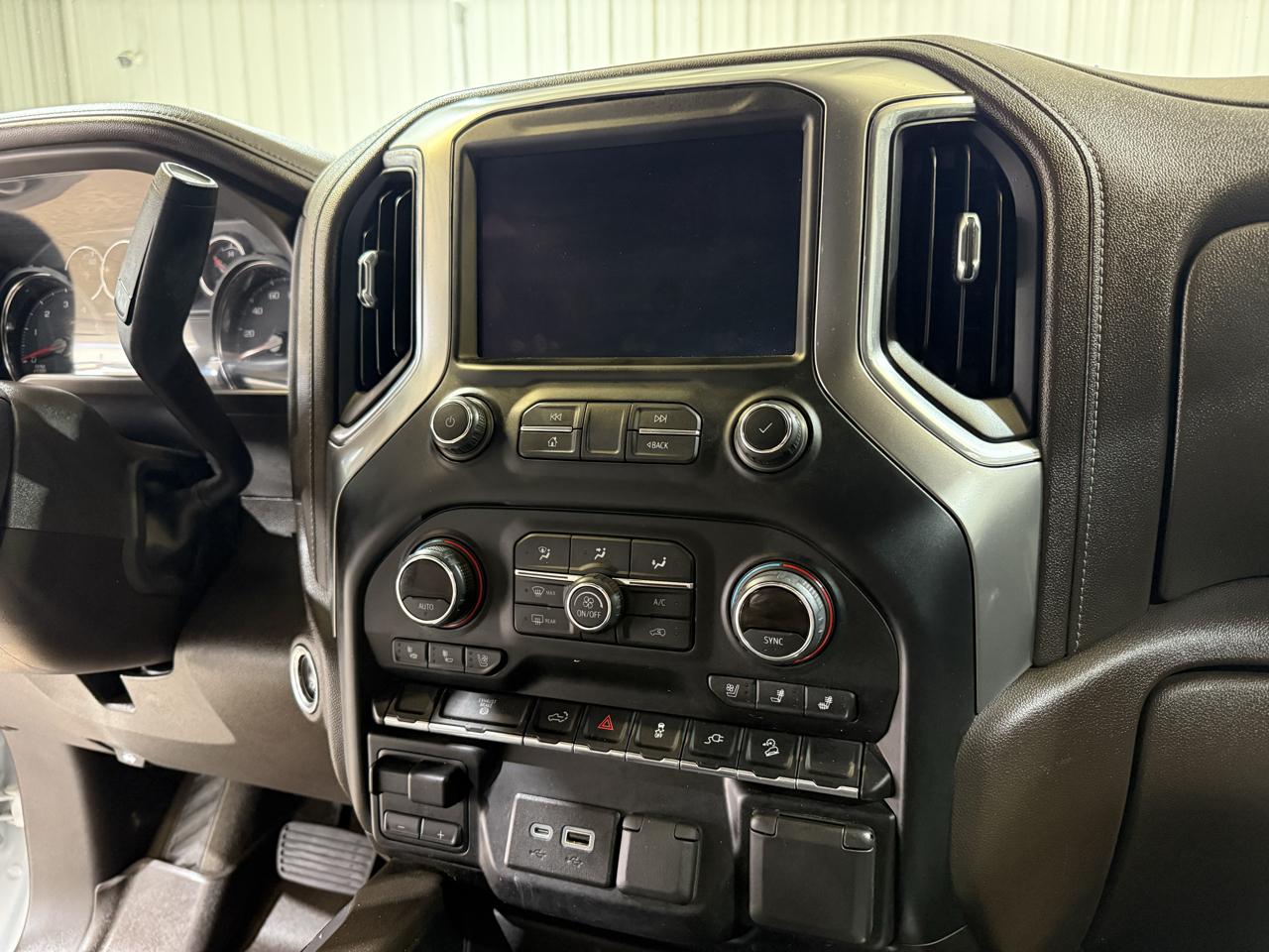 Chevrolet Silverado photo 18