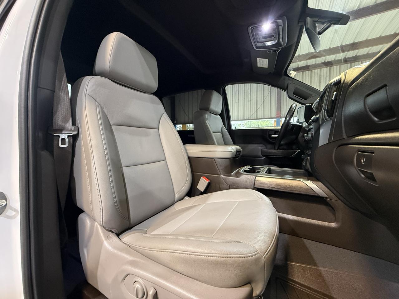 Chevrolet Silverado photo 26