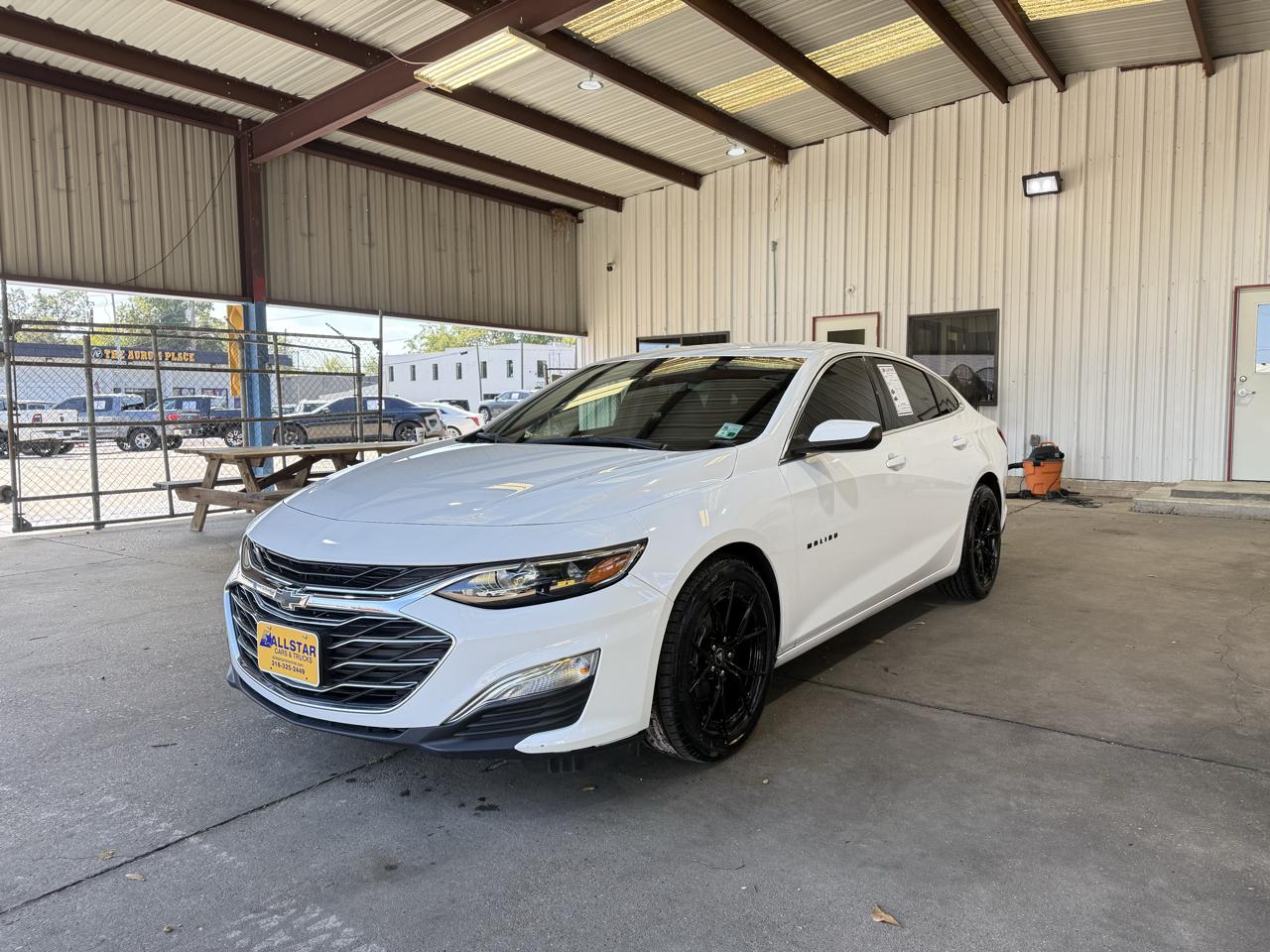 Chevrolet Malibu photo 2