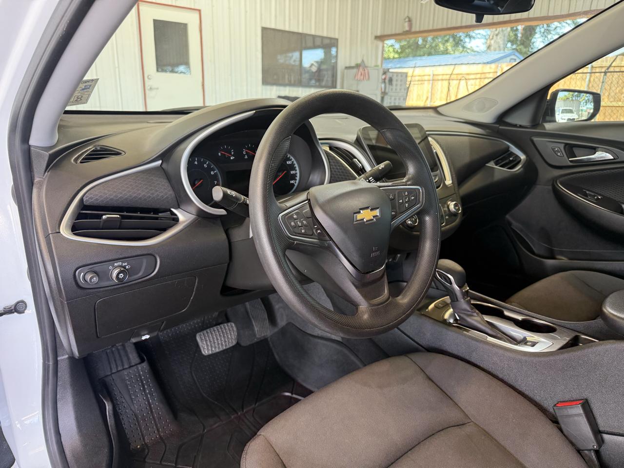 Chevrolet Malibu photo 11