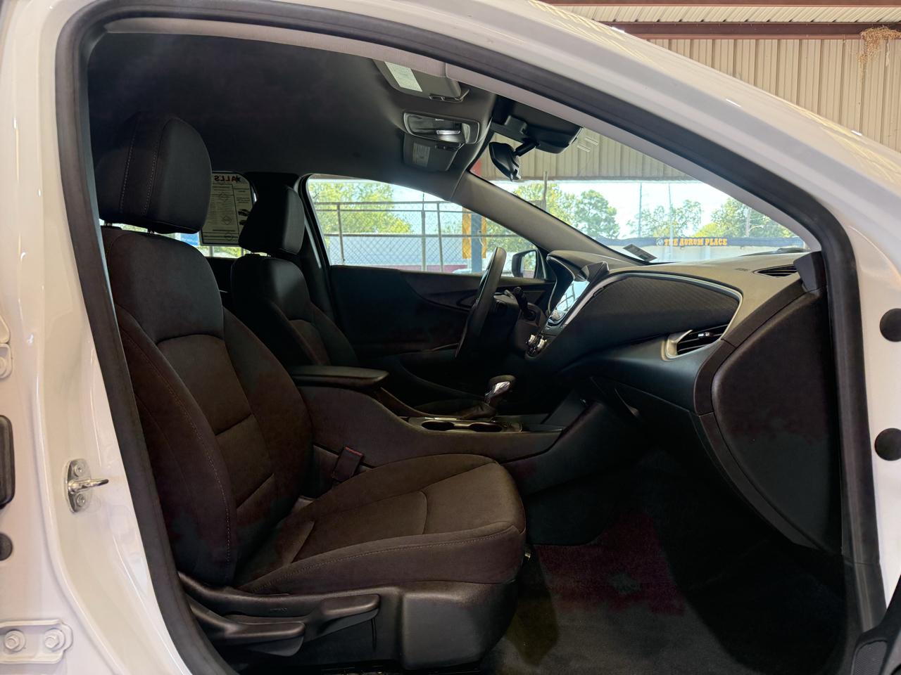 Chevrolet Malibu photo 21