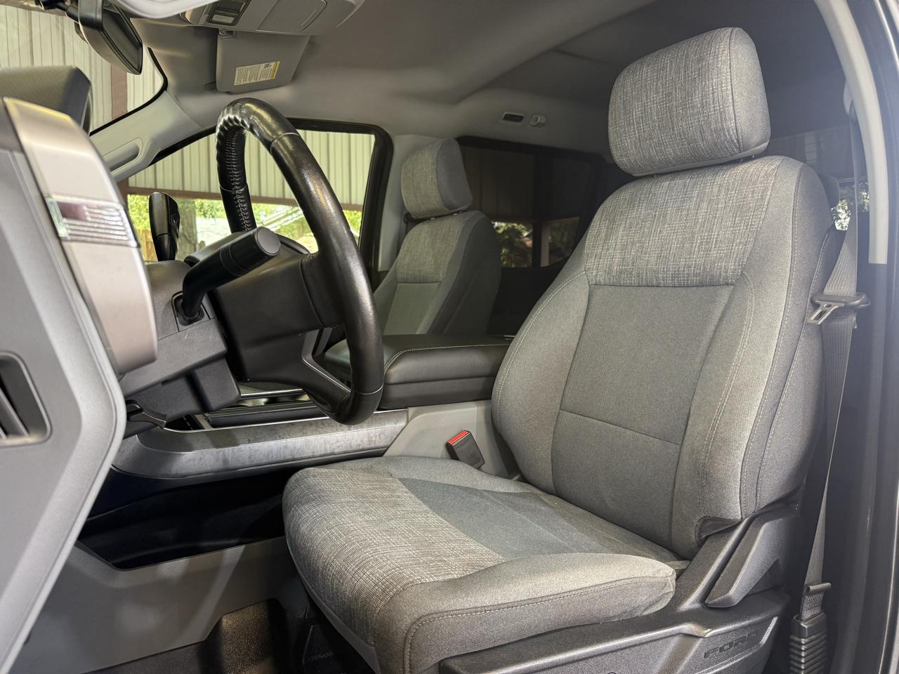 Ford F-150 photo 11