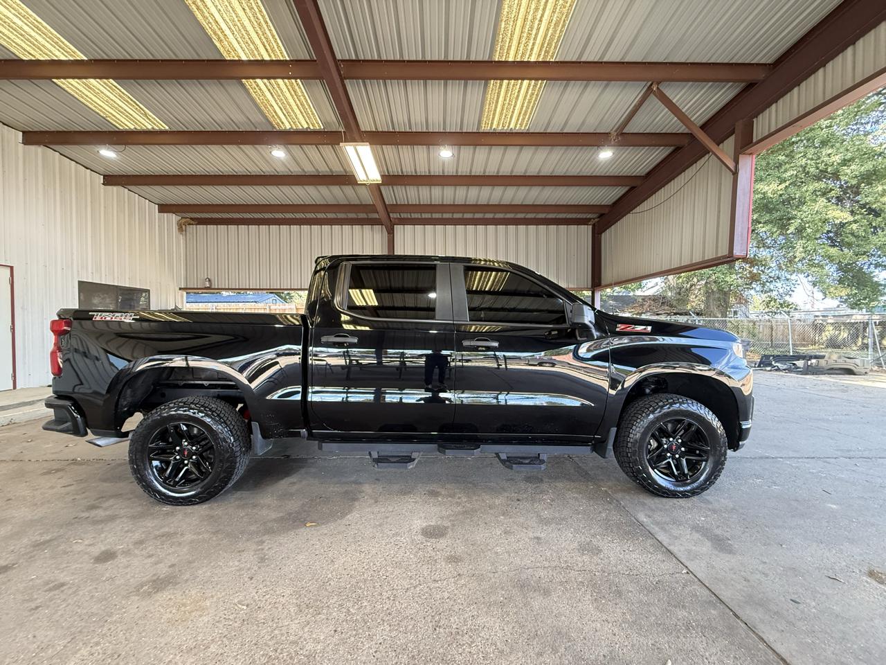 Chevrolet Silverado 1500 Limited Custom Trail Boss Crew Cab Short Box 4WD 2022