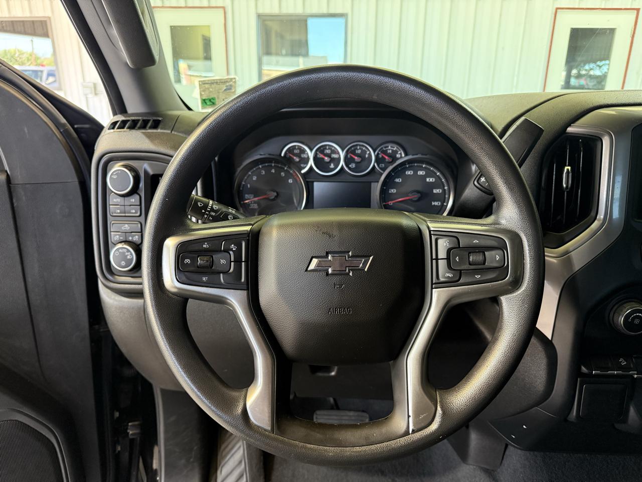 Chevrolet Silverado 1500 Limited Custom Trail Boss Crew Cab Short Box 4WD 2022