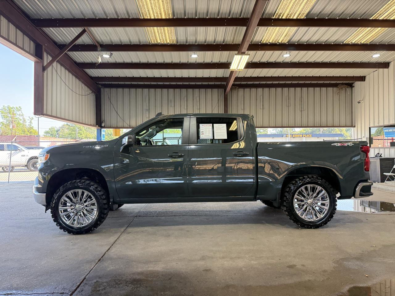 Chevrolet Silverado 1500 LT Crew Cab 4WD 2025