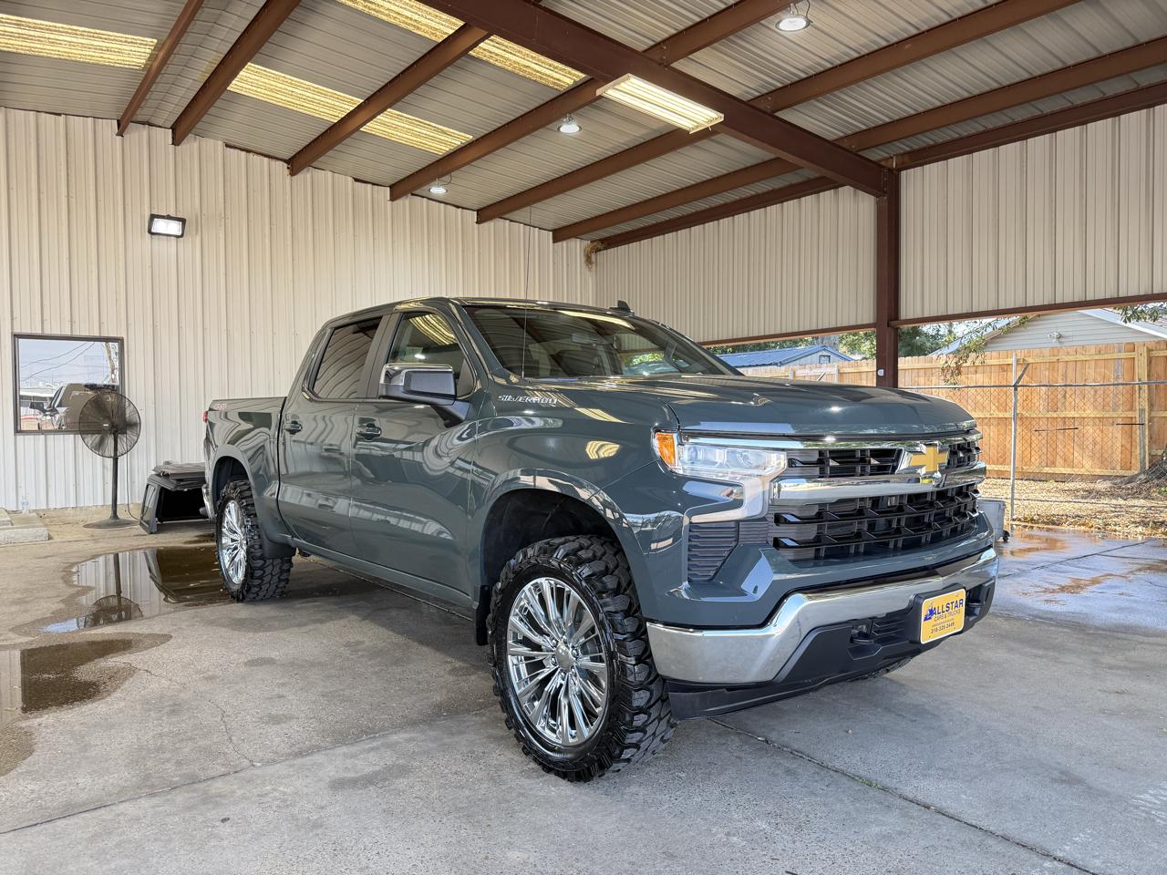 Chevrolet Silverado 1500 LT Crew Cab 4WD 2025