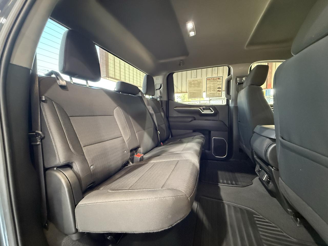 Chevrolet Silverado 1500 LT Crew Cab 4WD 2025
