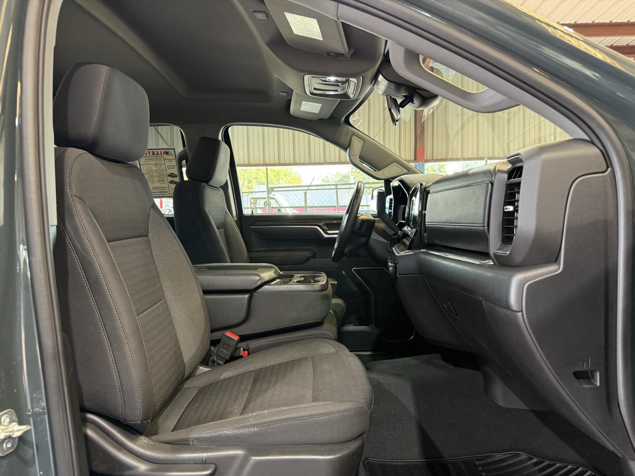 Chevrolet Silverado 1500 LT Crew Cab 4WD 2025