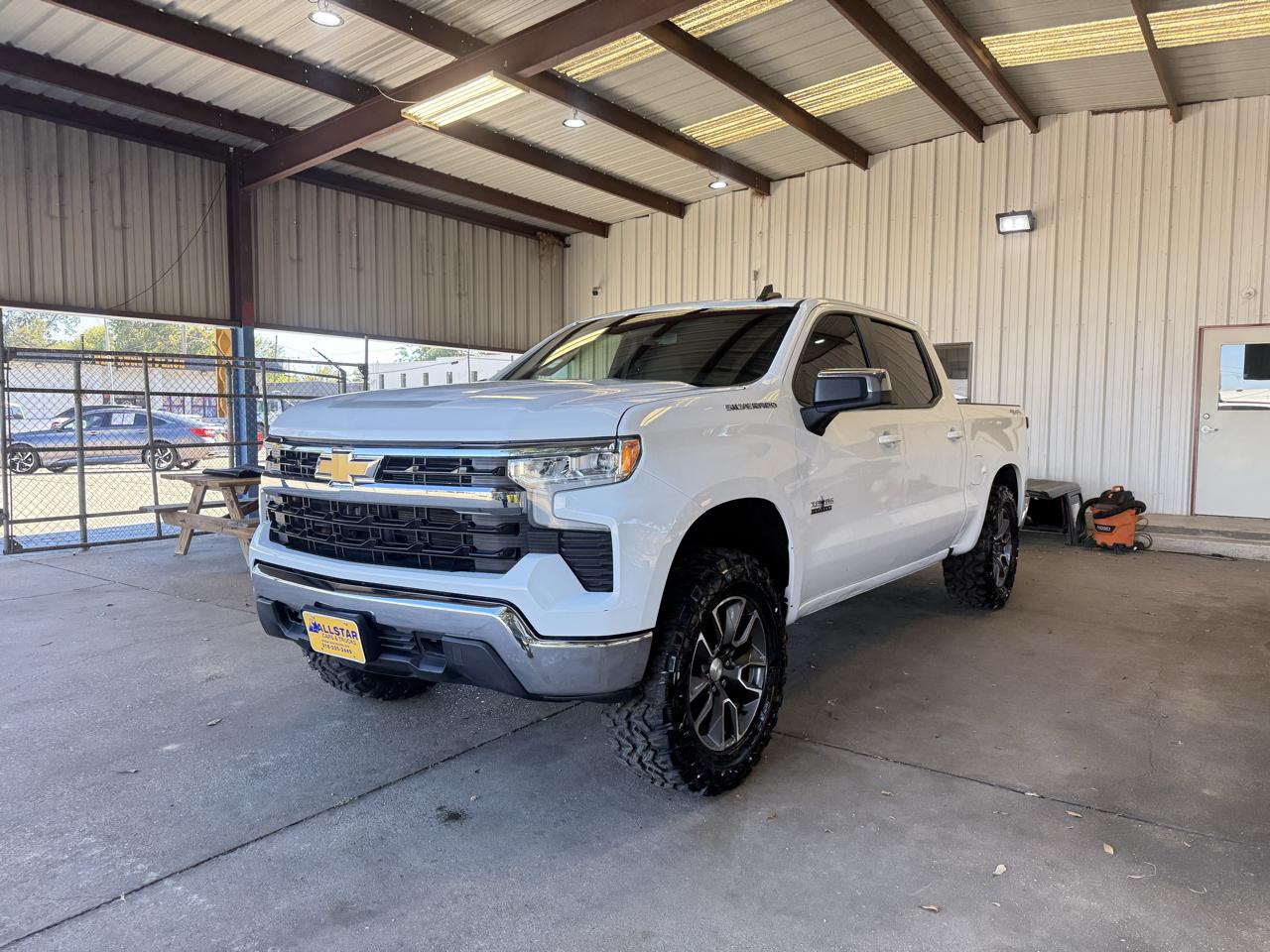 Chevrolet Silverado 1500 LT Crew Cab 4WD 2024