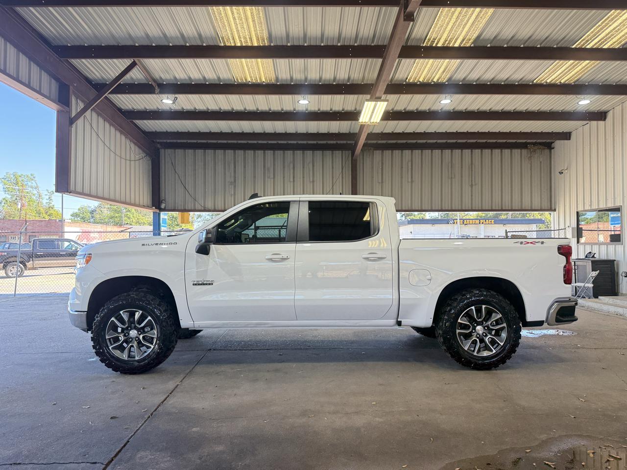 Chevrolet Silverado 1500 LT Crew Cab 4WD 2024
