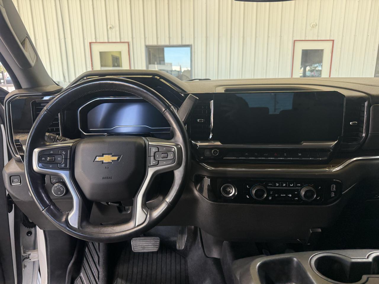 Chevrolet Silverado 1500 LT Crew Cab 4WD 2024