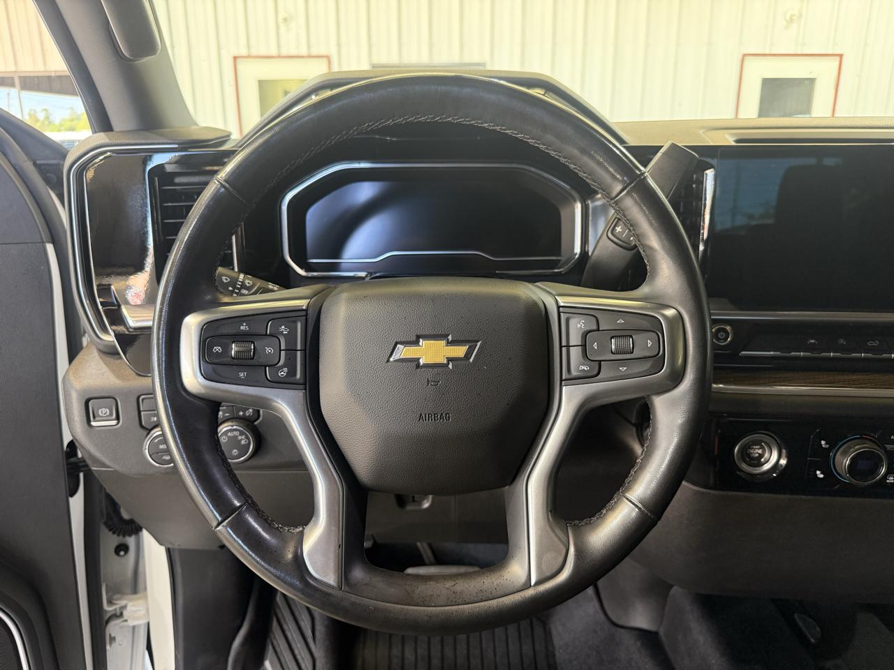 Chevrolet Silverado 1500 LT Crew Cab 4WD 2024