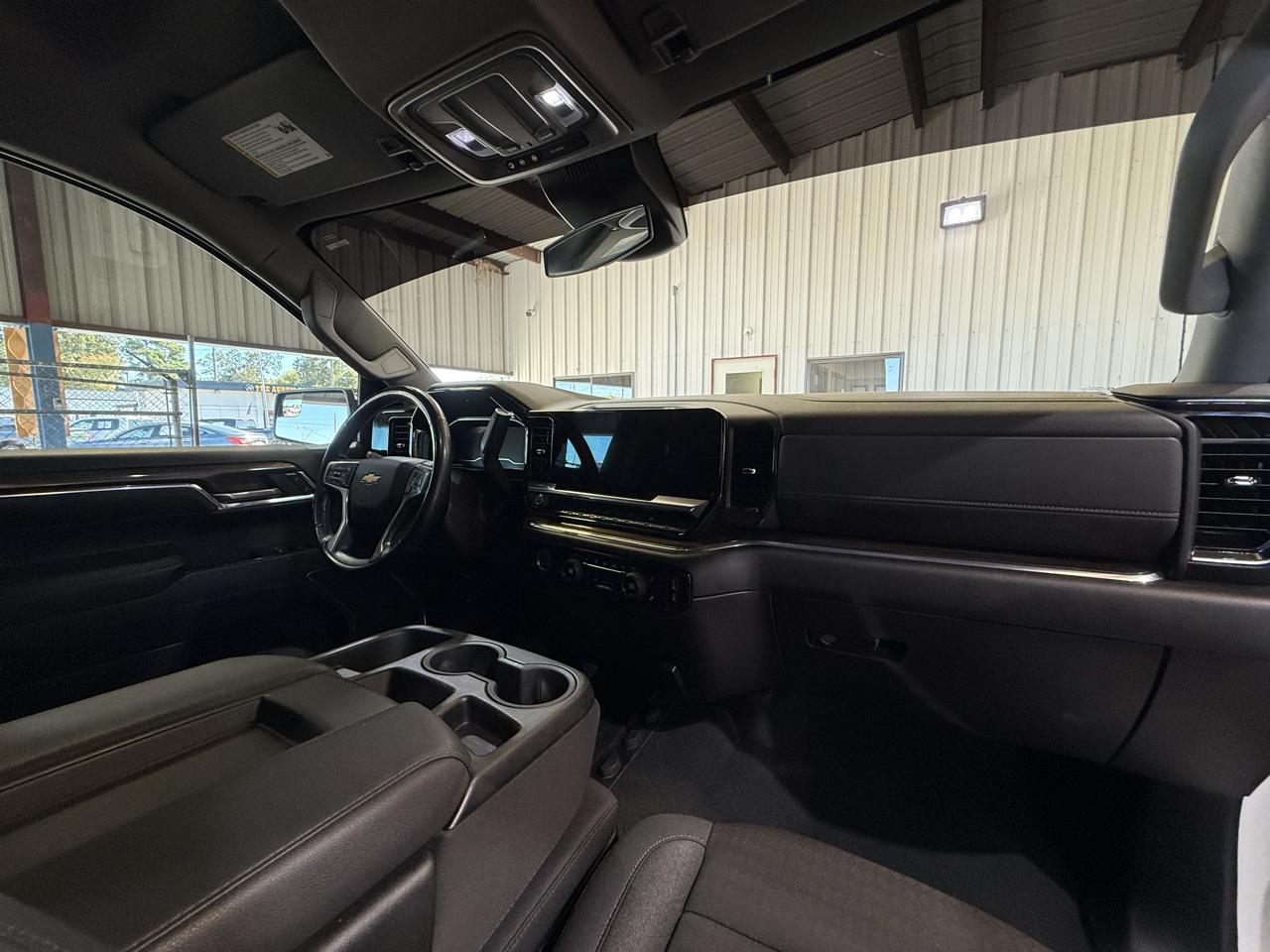 Chevrolet Silverado 1500 LT Crew Cab 4WD 2024