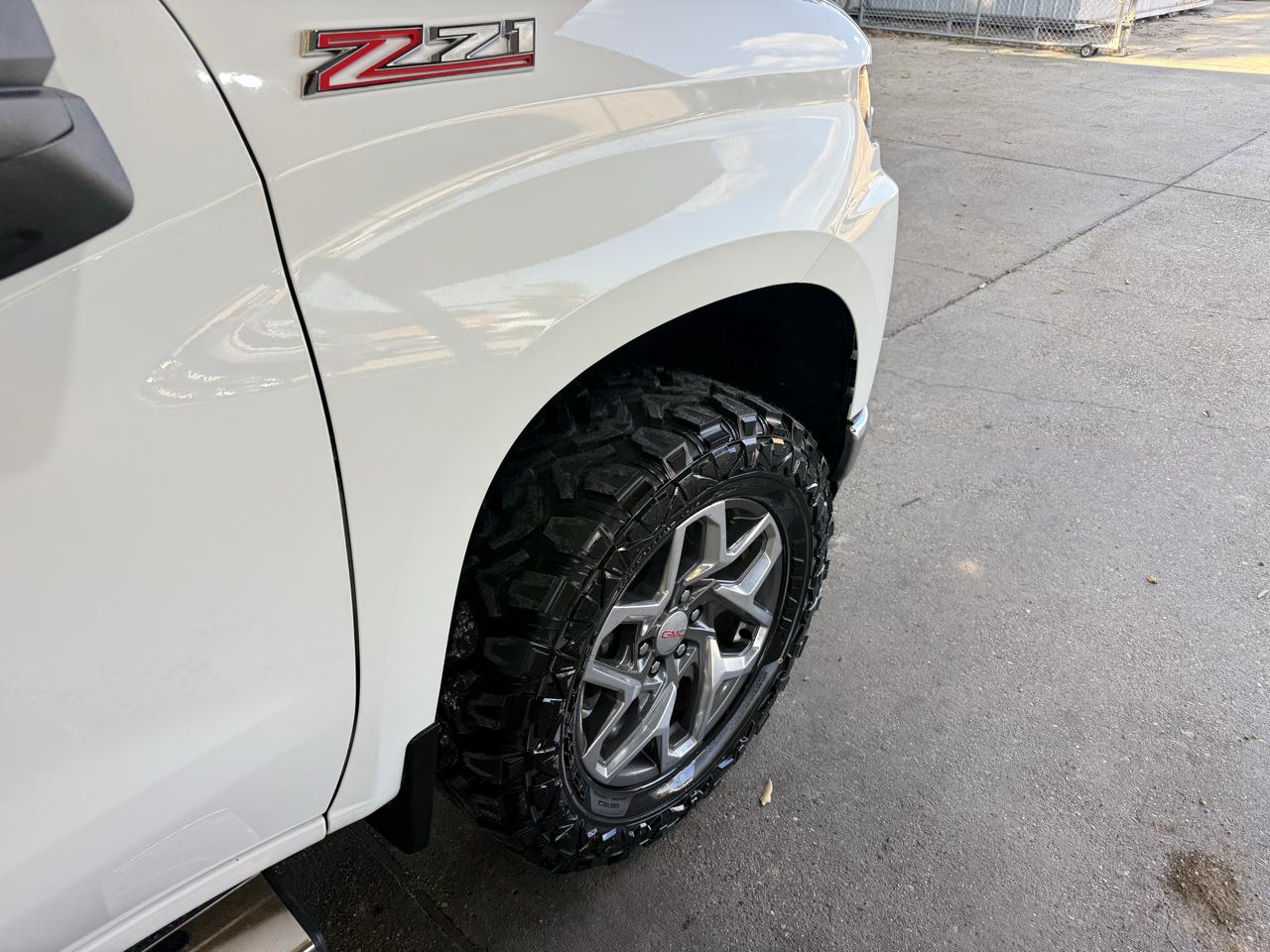 Chevrolet Silverado photo 11