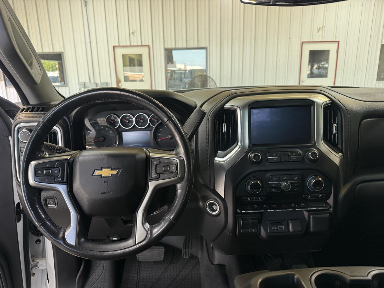 Chevrolet Silverado photo 16