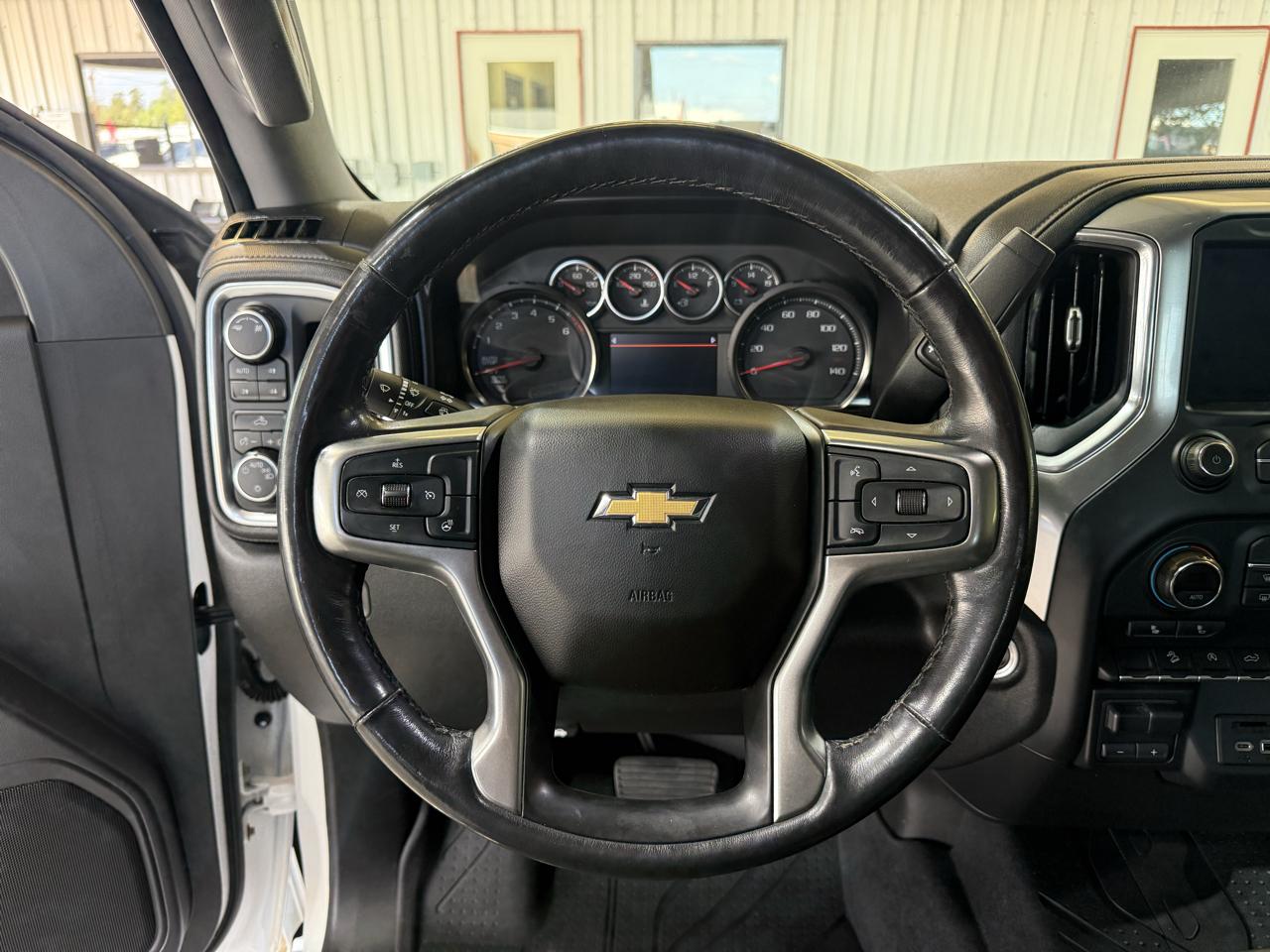 Chevrolet Silverado photo 17
