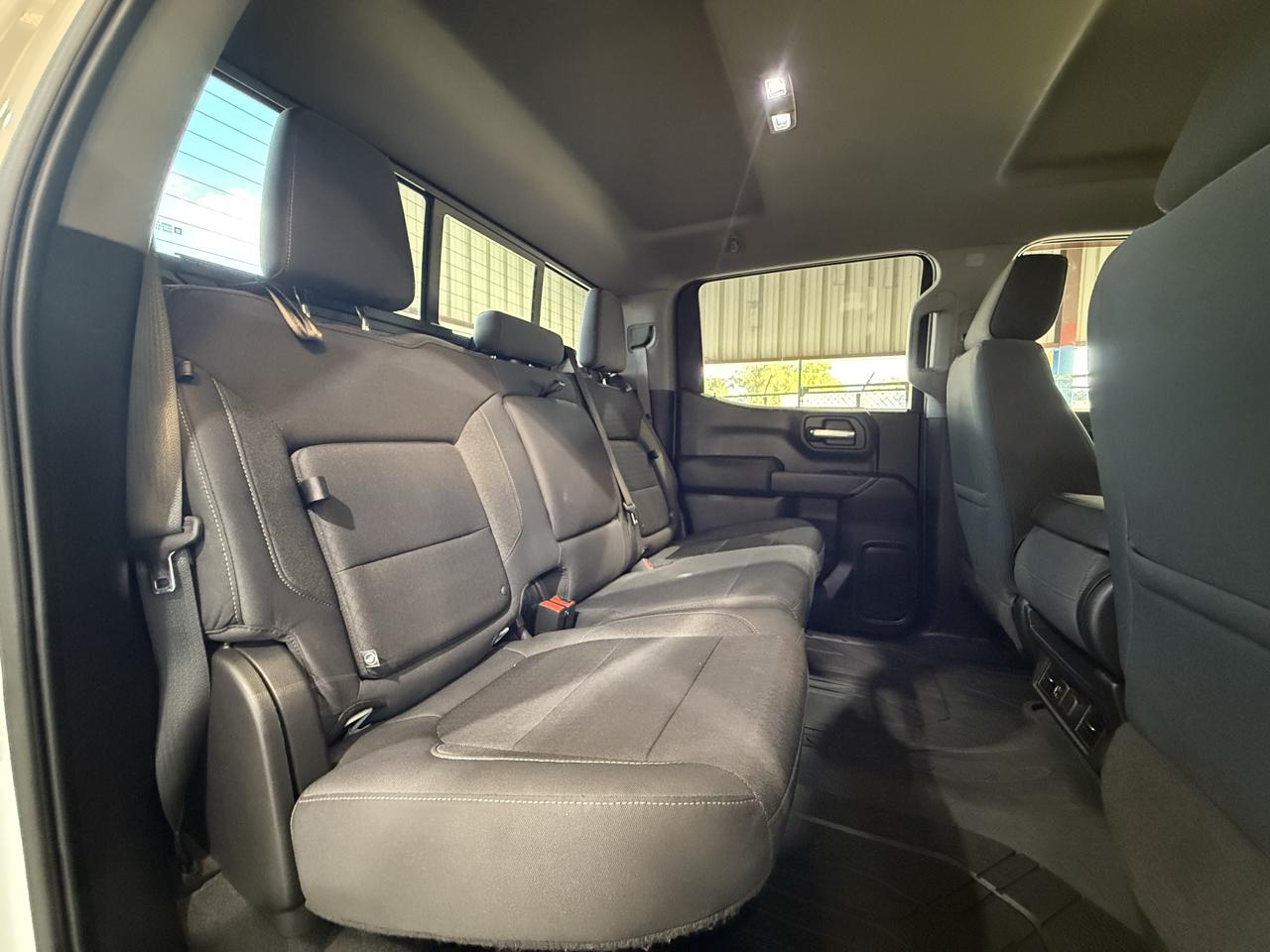 Chevrolet Silverado photo 23